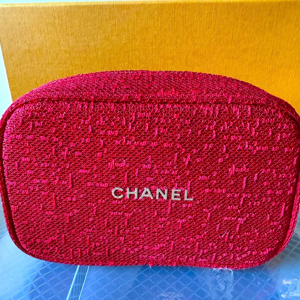 AUTHENTIC CHANEL 2024 Christmas Scarlet Textured Cosmetic Bag